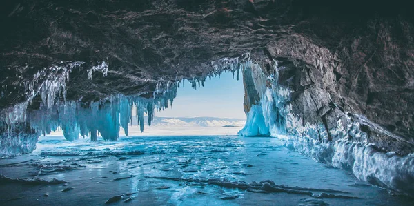 Cueva Hielo Lago Baikal Paisaje Invernal —  Fotos de Stock