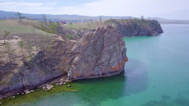 Prores Baikal Orilla Del Lago Rocas Desde Vista Aérea Paisaje — Vídeo de stock