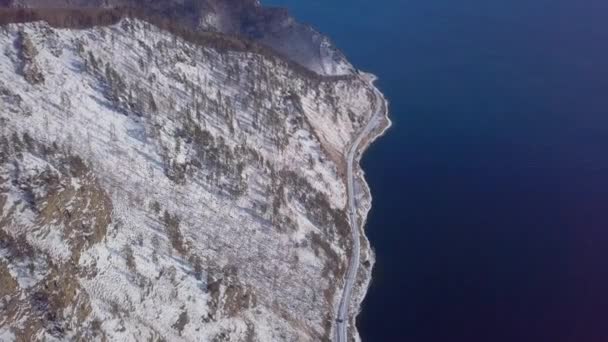 Prores贝加尔湖湖岸边和岩石从空中鸟瞰 — 图库视频影像