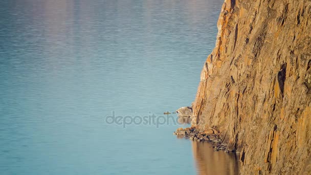 Prores Danau Pantai Baikal Dan Bebatuan Lansekap — Stok Video