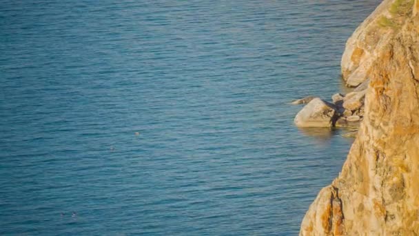 Prores Orilla Del Lago Baikal Rocas Paisaje — Vídeos de Stock