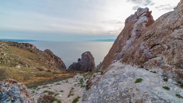 Prores Orilla Del Lago Baikal Rocas Paisaje — Vídeos de Stock