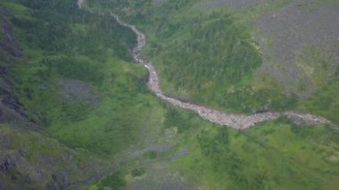 Havadan görünümü dağlardan. Manzara. Doğa. Seyahat.
