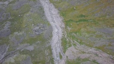 Havadan görünümü dağlardan. Manzara. Doğa. Seyahat.