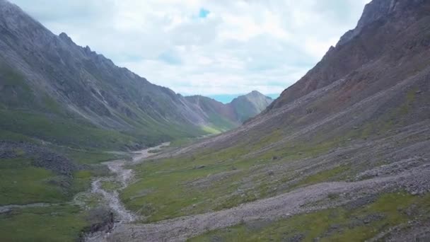 空撮から山 風景です — ストック動画