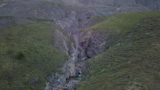 Montagnes de vue aérienne. Paysage. La nature. Voyages .