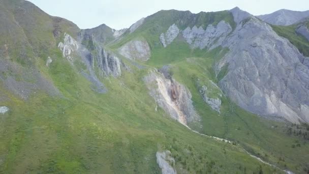 空撮から山 風景です — ストック動画