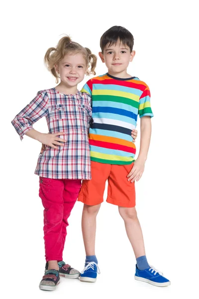 Děti stojí pohromadě — Stock fotografie