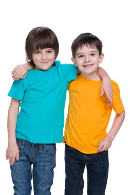 iki mutlu genç erkek