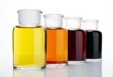 Laboratuvar cam kabı ve sıvısı.