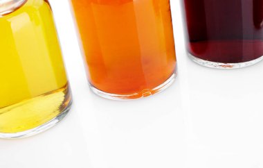 Laboratuvar cam kabı ve sıvısı.