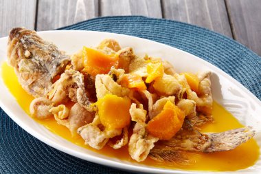 Çin yemeği, mango tabakta balık 