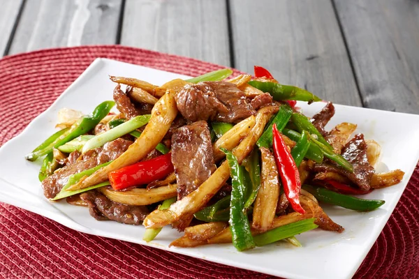 Chinesische Küche Gebratenes Rindfleisch Mit Chili Verrühren — Stockfoto