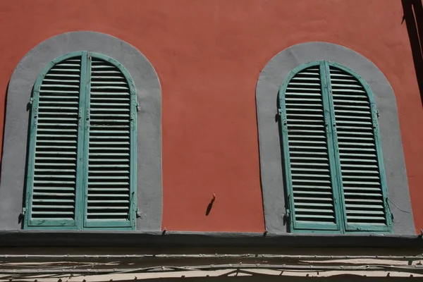 Ablakok Pisa Olaszország — Stock Fotó