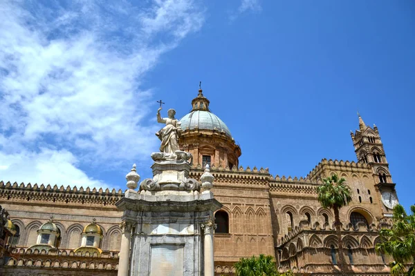 Maestosa Cattedrale di Palermo — Foto Stock