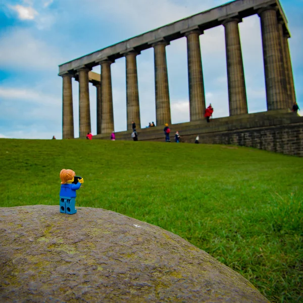 Edinburgh, İskoçya - 19 Aralık 2016: Lego minifig ayakta