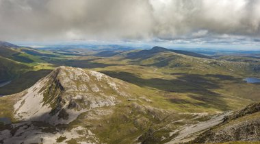 Mount Errigal, co Donegal üstten görüntülemek