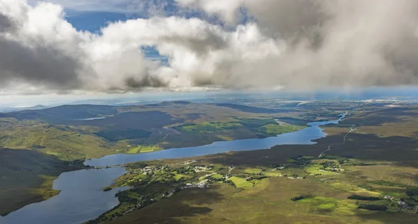 Mount Errigal, co Donegal üstten görüntülemek