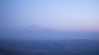 Kuzey Kafkasya 'daki Elbrus Dağı' nın Zamanı