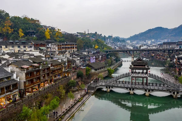 Slavná turistická atrakce v krásné Fenghuang starobylé město v Číně — Stock fotografie