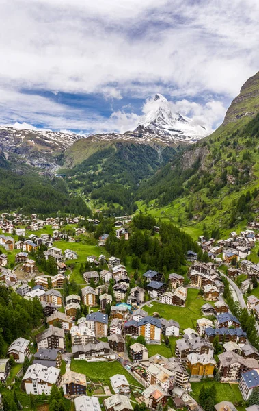 Bela paisagem de Zermatt Valley e Matterhorn Peak, Suíça — Fotografia de Stock