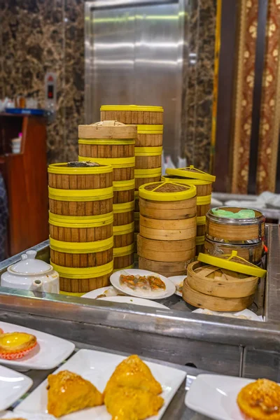 Hong kong dimsum Bambusdampferboxen in asiatischem Restaurant — Stockfoto