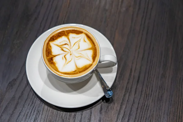 Foto von Latte-Art-Milchschaum-Cappuccino — Stockfoto