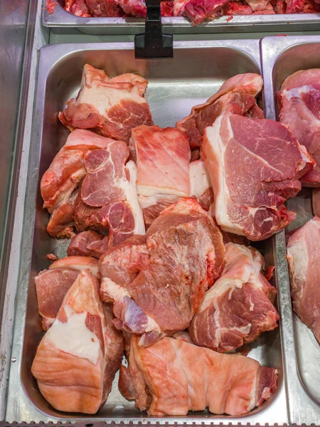 Carne di maiale cruda per la vendita al supermercato — Foto Stock