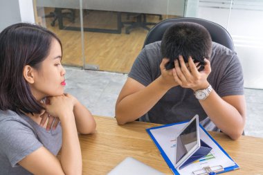 İş dünyası ekibi mali raporla ilgili hayal kırıklığı yaşıyor