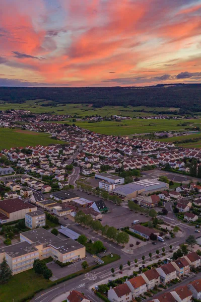 Panoramica aerea paesaggio urbano della città di Digione al tramonto bello — Foto Stock
