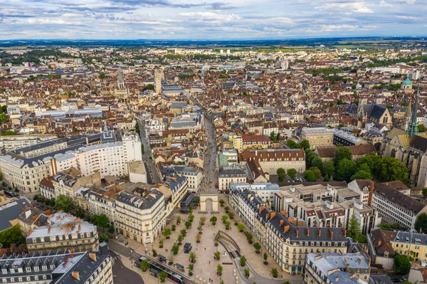 Καταπληκτικό τοπίο townscape της ιστορικής πόλης Dijon της Γαλλίας — Φωτογραφία Αρχείου