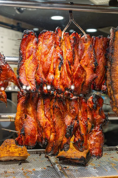Шар сиу и хрустящее мясо свинины в ресторане Сингапура — стоковое фото