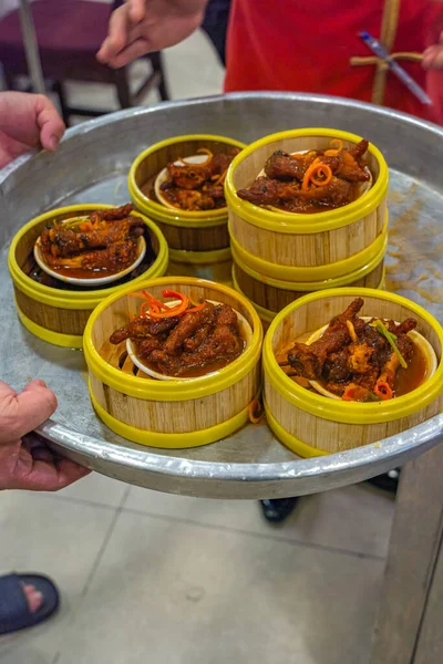 Chinesisch gestylte Hühnerfüße im Dimsum-Restaurant — Stockfoto