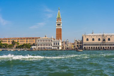 Campanile di San Marco Venedik, İtalya 'da güneşli bir günde