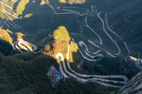 Vista aérea da 99 Bends Road em Zhangjia Jie, China — Fotografia de Stock