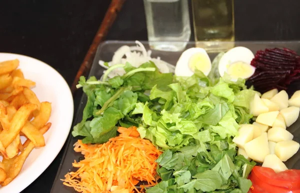 Salada de verduras e ovos — Fotografia de Stock