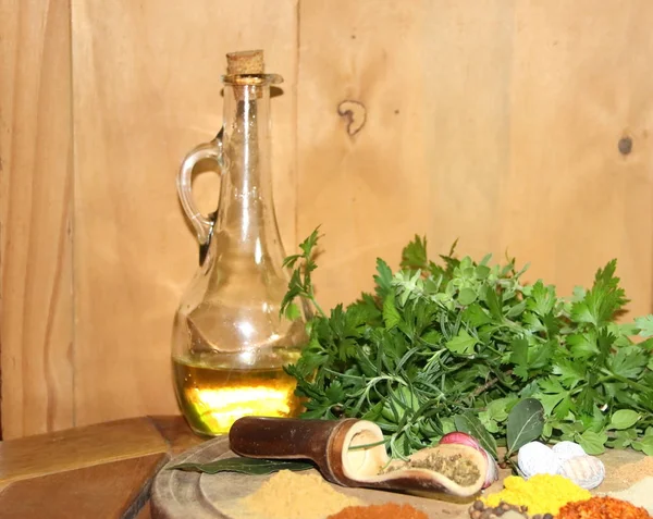 Hierbas aromáticas especias y condimentos de cocina — Foto de Stock