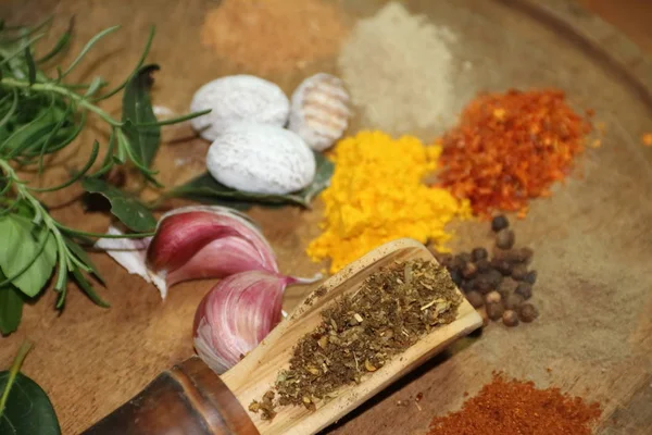 Aromatische Kräuter Gewürze und Küchengewürze — Stockfoto