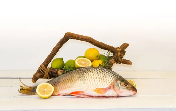 Peixe Rio Com Limão Alecrim — Fotografia de Stock