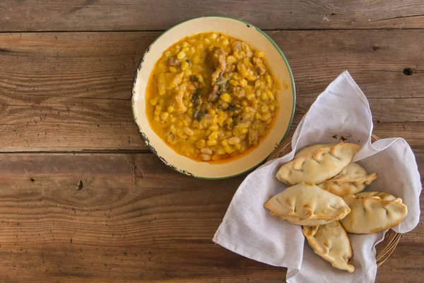 Locro Gerichte Und Empanadas Traditionelle Argentinische Speisen Die Häufig Nationalen Stockfoto