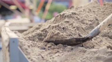 Kürek kazma büyük kazık kum yakın çekim