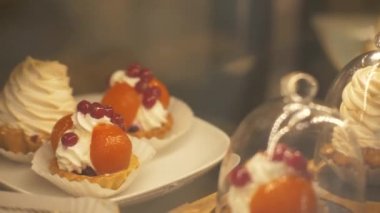 Pastane Cafe farklı tatlı kek kapatın. Şekerleme kek şeker dükkanında