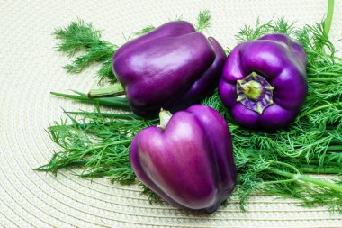 Biber, dereotu peçeteye