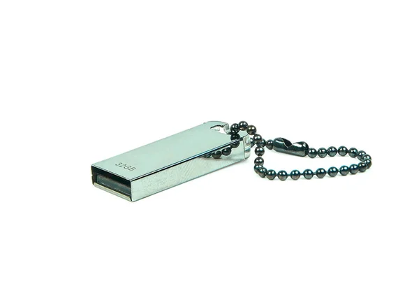 Мини USB флэш-накопитель изолирован на белом фоне — стоковое фото