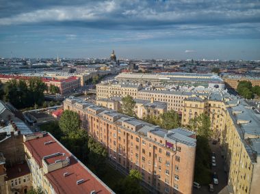 Güzel süper geniş açı havadan görünümü Kolomna bölgesi ve St. Isaac Katedrali, Saint-Petersburg, Rusya Federasyonu.