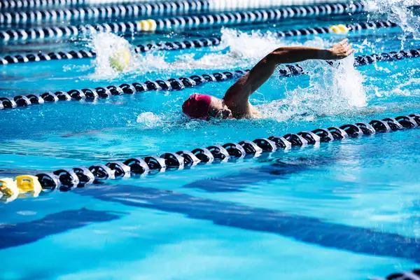 Swimmer doing freestyle in lane — Stock Photo, Image