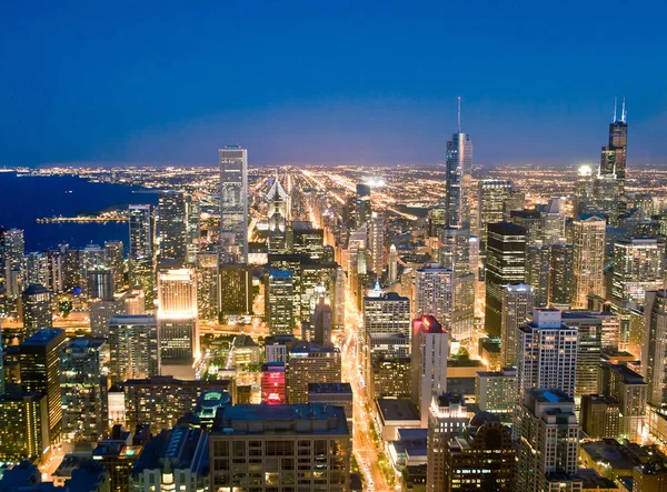 Flygfoto över downtown chicago — Stockfoto