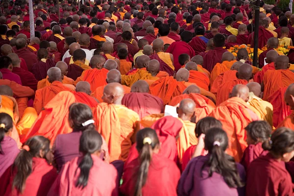 루비니 기도하고 승려들 — 스톡 사진