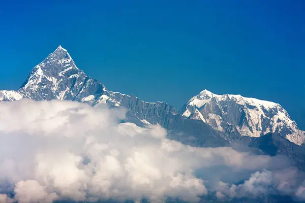 Machapuchare και annapurna κορυφές — Φωτογραφία Αρχείου