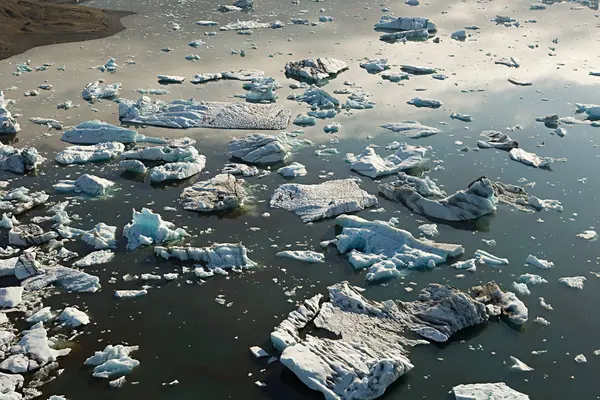 Icebergs dans la lagune de Jokulsarlon — Photo